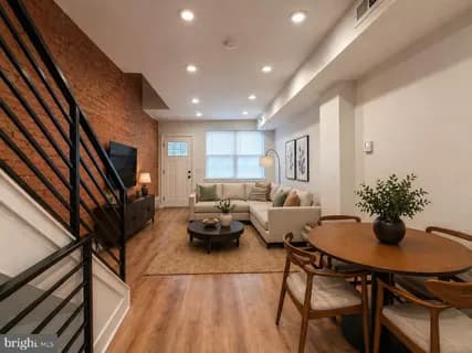 609 Mountain Street, Philadelphia, PA 19148