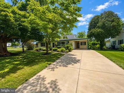 805 Henry Avenue, Warminster, PA 18974